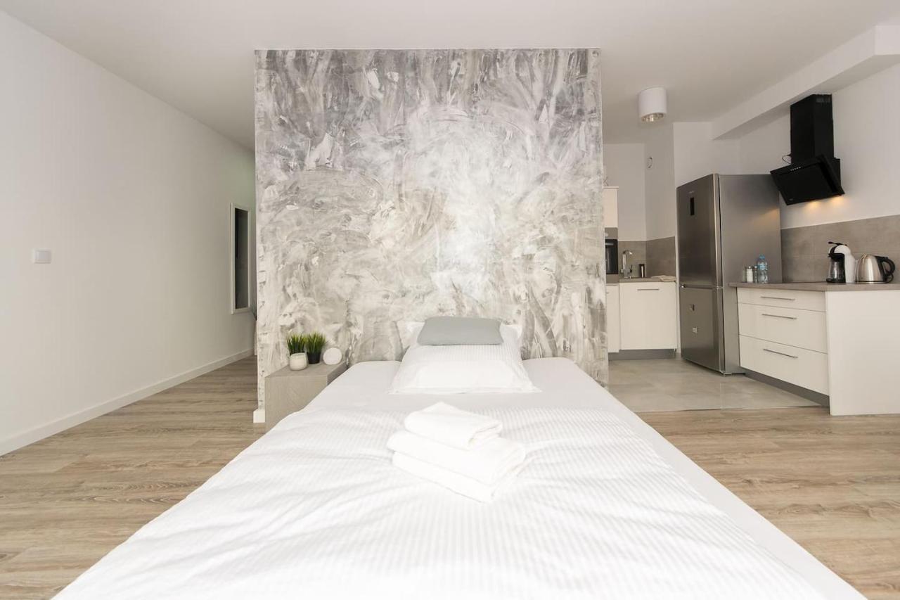 Cosy Studio With Private Garage P4You Pl Apartment Krakow Ngoại thất bức ảnh